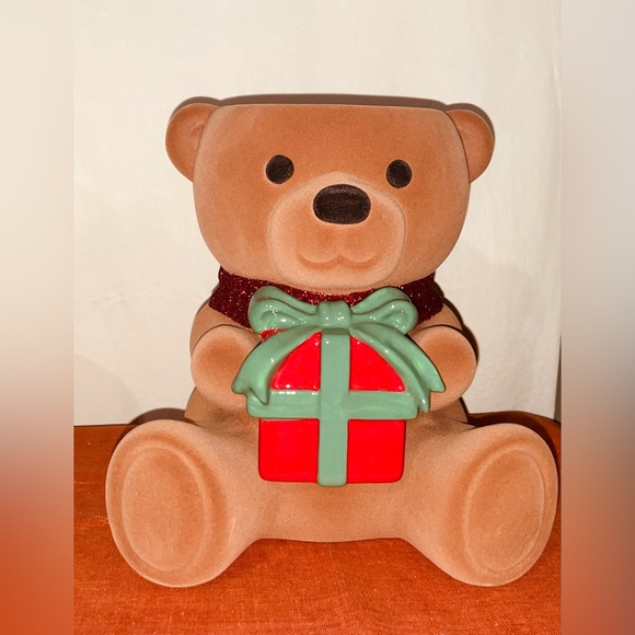 Bath & Body Works Other - Bath & Body Works Christmas Bear Holding Presents Candle Holder